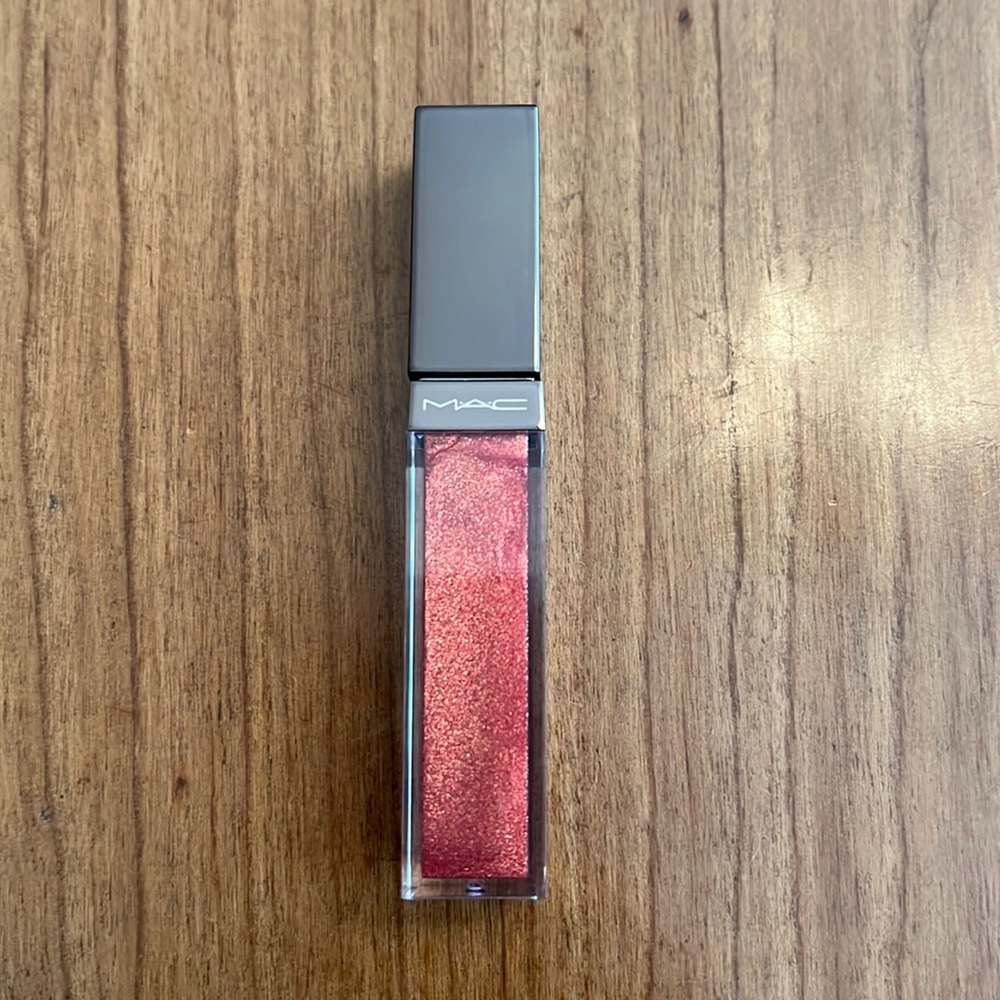 MAC Cosmetics M.A.Couture Prestigious Lipglass